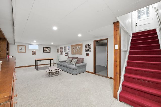 6131 Harwood Drive, Des Moines, IA 50312