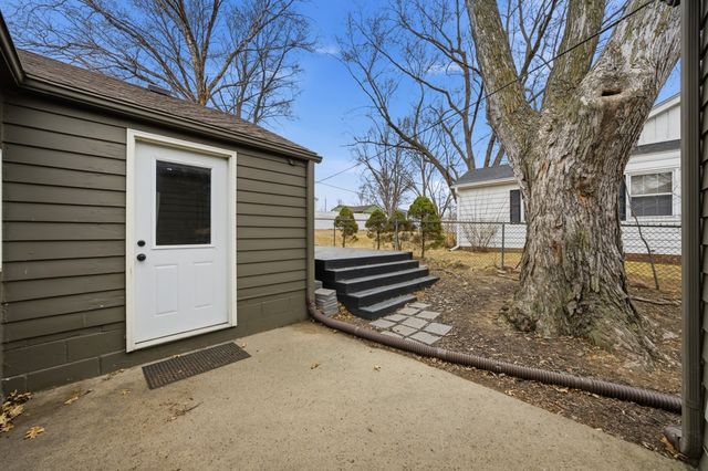 6131 Harwood Drive, Des Moines, IA 50312