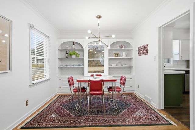 6131 Harwood Drive, Des Moines, IA 50312