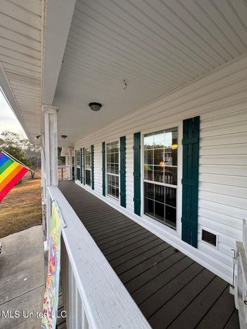 133 Poinsetta Loop, Pass Christian, MS 39571