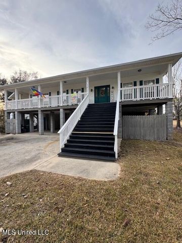 133 Poinsetta Loop, Pass Christian, MS 39571