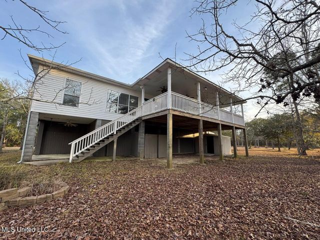 133 Poinsetta Loop, Pass Christian, MS 39571