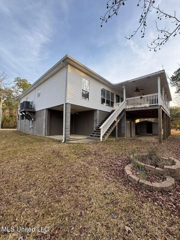 133 Poinsetta Loop, Pass Christian, MS 39571