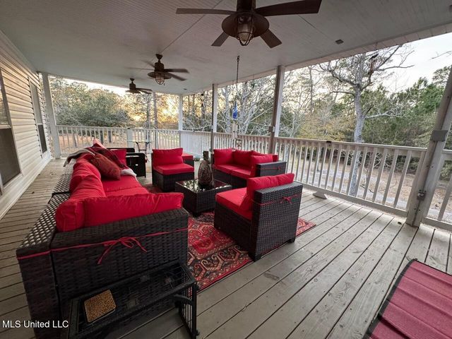 133 Poinsetta Loop, Pass Christian, MS 39571