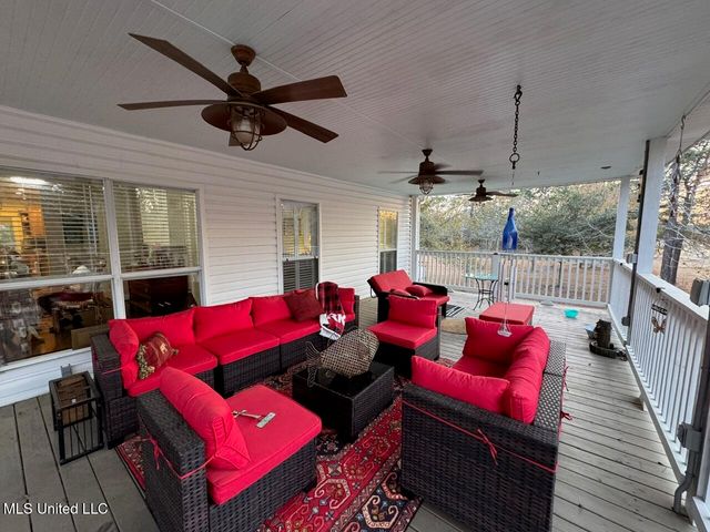 133 Poinsetta Loop, Pass Christian, MS 39571