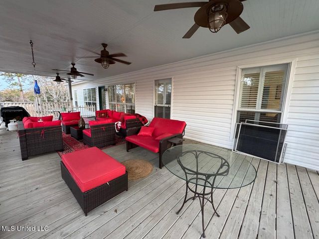 133 Poinsetta Loop, Pass Christian, MS 39571