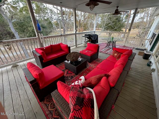 133 Poinsetta Loop, Pass Christian, MS 39571