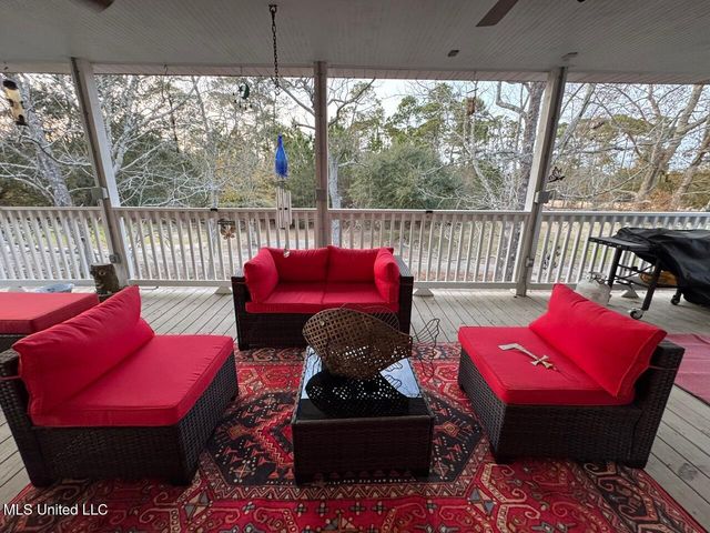 133 Poinsetta Loop, Pass Christian, MS 39571