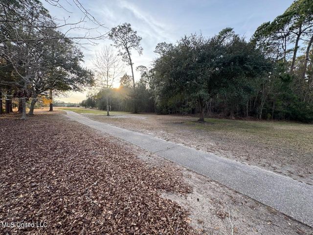 133 Poinsetta Loop, Pass Christian, MS 39571