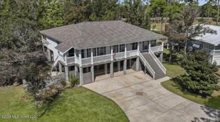 133 Poinsetta Loop, Pass Christian, MS 39571