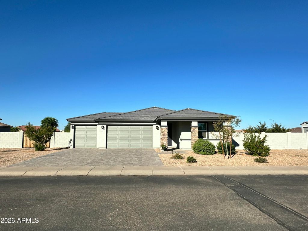 105 S TUSCANY Court, Casa Grande, AZ 85122 — exterior