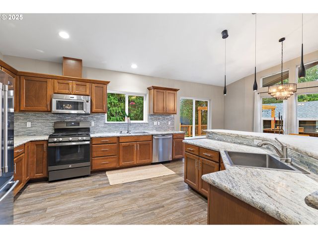 34321 Se COLORADO Rd, Sandy, OR 97055