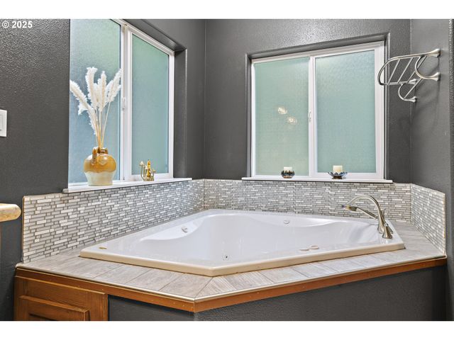 34321 Se COLORADO Rd, Sandy, OR 97055