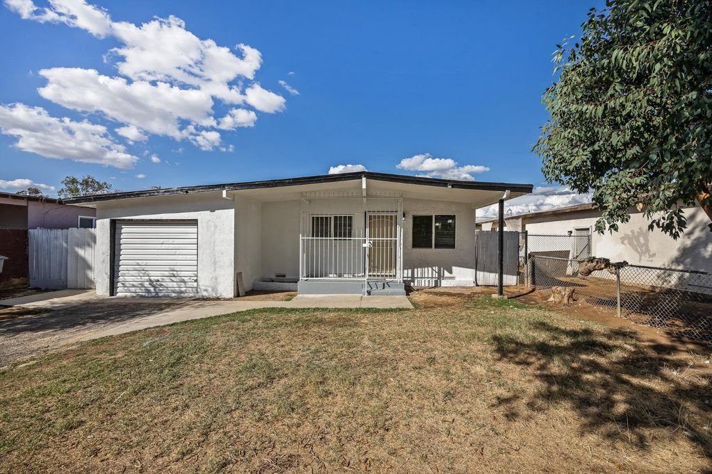 356 W Strother Avenue, Fresno, CA 93706