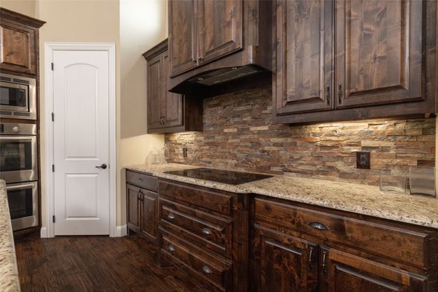 9111 Iron Mountain Trail, Justin, TX 76247