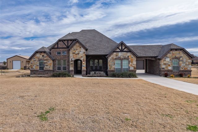 9111 Iron Mountain Trail, Justin, TX 76247