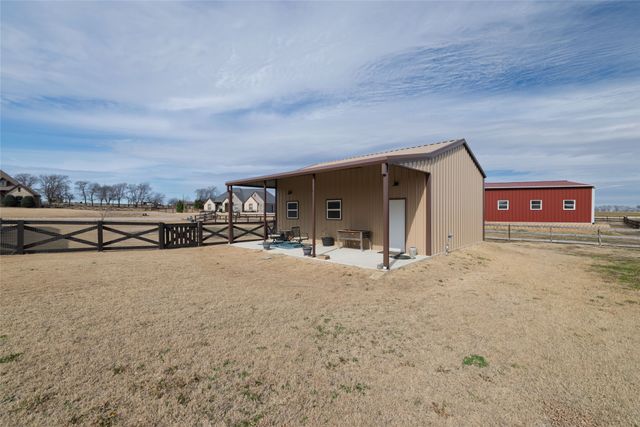 9111 Iron Mountain Trail, Justin, TX 76247