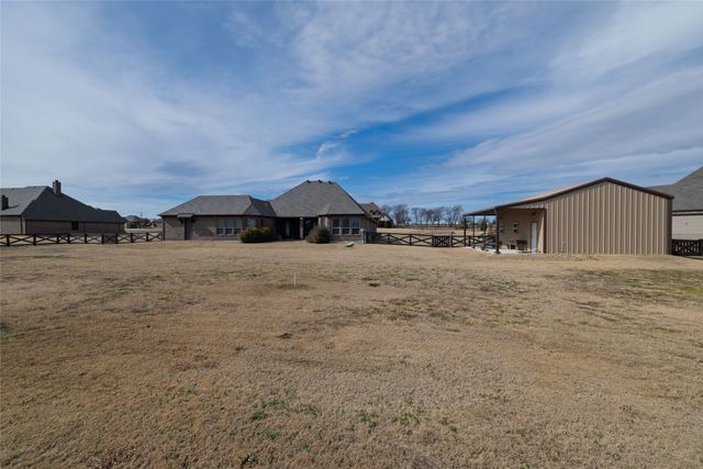 9111 Iron Mountain Trail, Justin, TX 76247