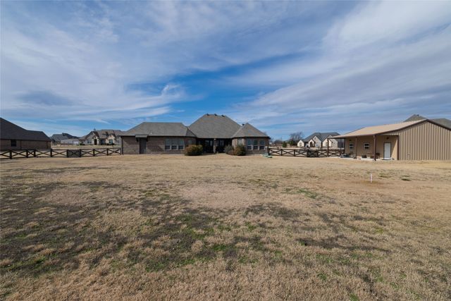 9111 Iron Mountain Trail, Justin, TX 76247