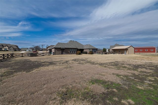 9111 Iron Mountain Trail, Justin, TX 76247