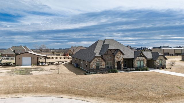 9111 Iron Mountain Trail, Justin, TX 76247