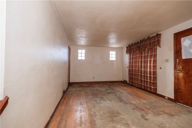 939 Delevan St, Greenfield, PA 15217