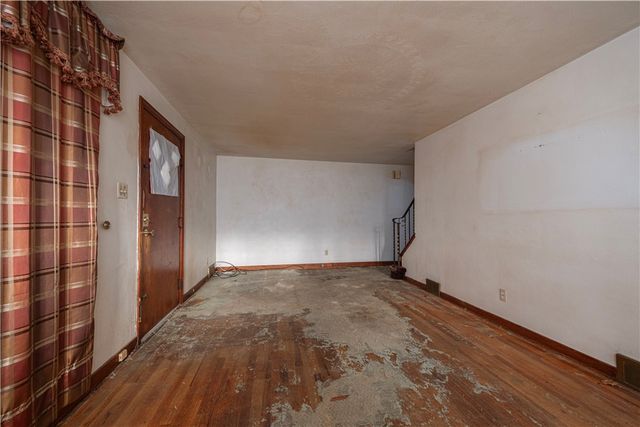 939 Delevan St, Greenfield, PA 15217