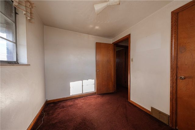 939 Delevan St, Greenfield, PA 15217