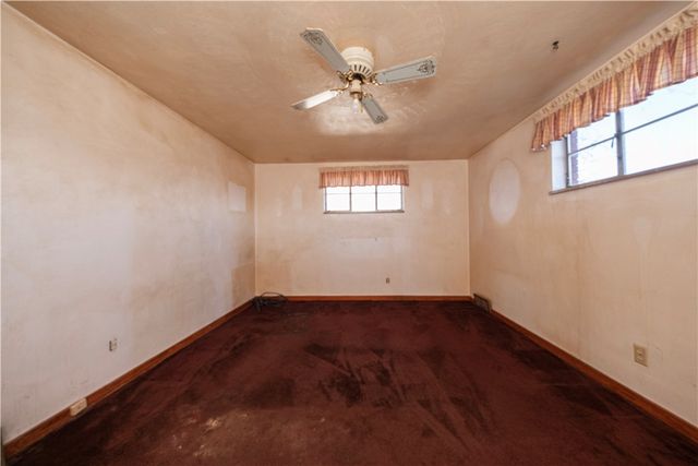 939 Delevan St, Greenfield, PA 15217