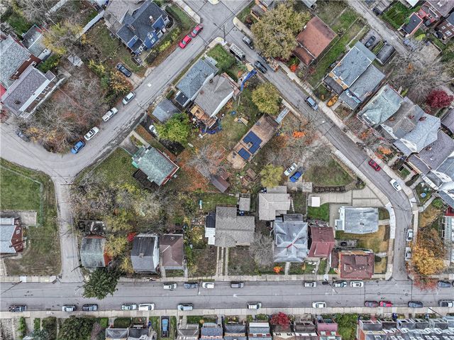 939 Delevan St, Greenfield, PA 15217