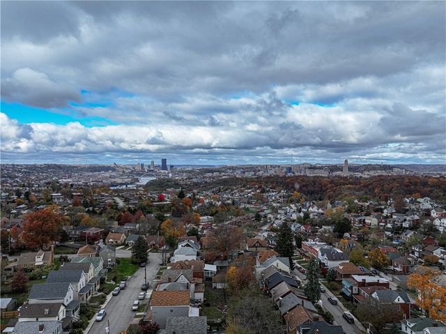 939 Delevan St, Greenfield, PA 15217