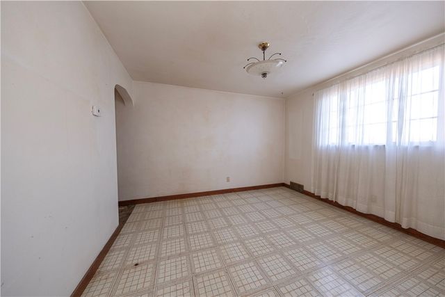 939 Delevan St, Greenfield, PA 15217