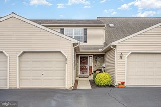 323 DEERFIELD DR, Mount Joy, PA 17552
