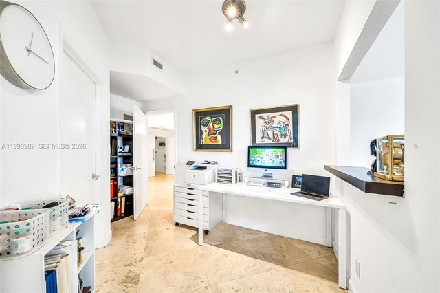 21050 Point Pl 401, Aventura, FL 33180