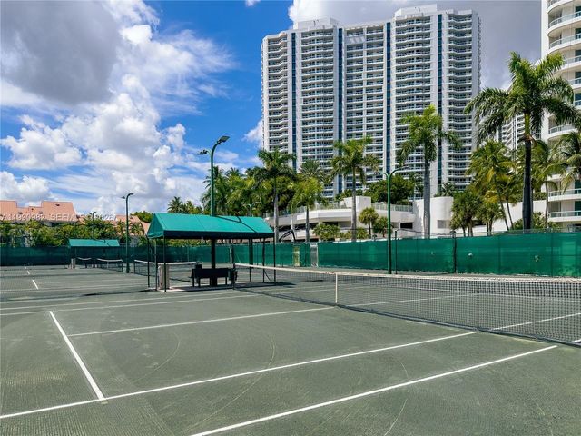 21050 Point Pl 401, Aventura, FL 33180