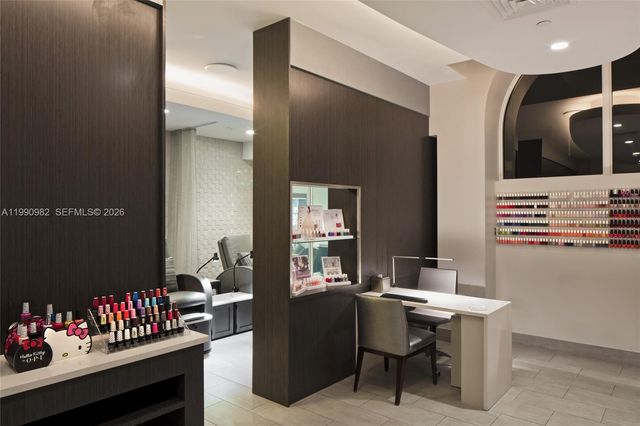 21050 Point Pl 401, Aventura, FL 33180