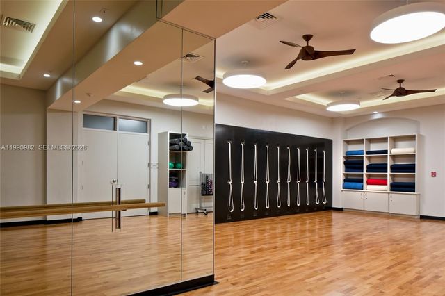 21050 Point Pl 401, Aventura, FL 33180