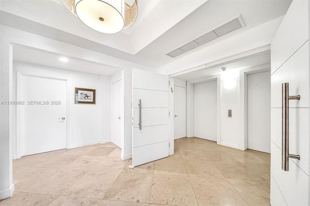 21050 Point Pl 401, Aventura, FL 33180