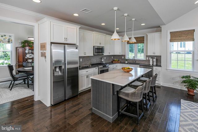 2 TUCKER WAY, Pennington, NJ 08534