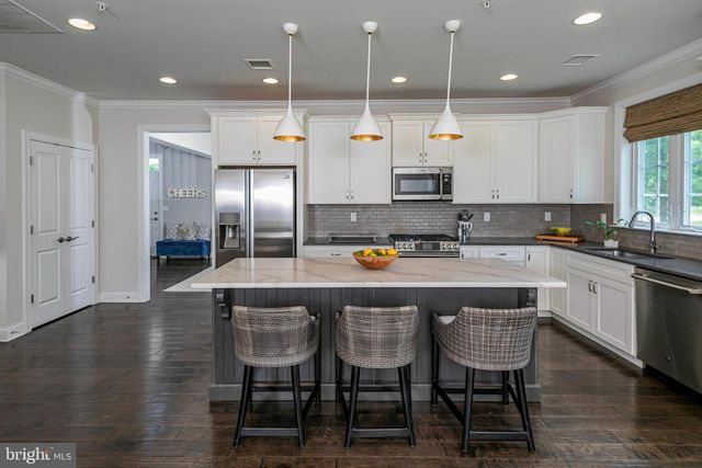 2 TUCKER WAY, Pennington, NJ 08534