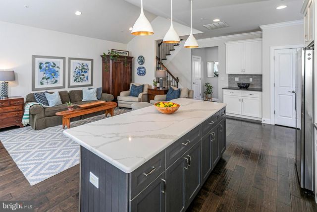 2 TUCKER WAY, Pennington, NJ 08534