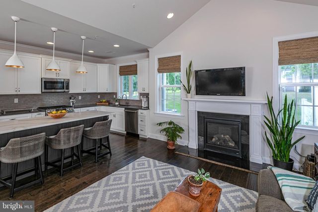 2 TUCKER WAY, Pennington, NJ 08534