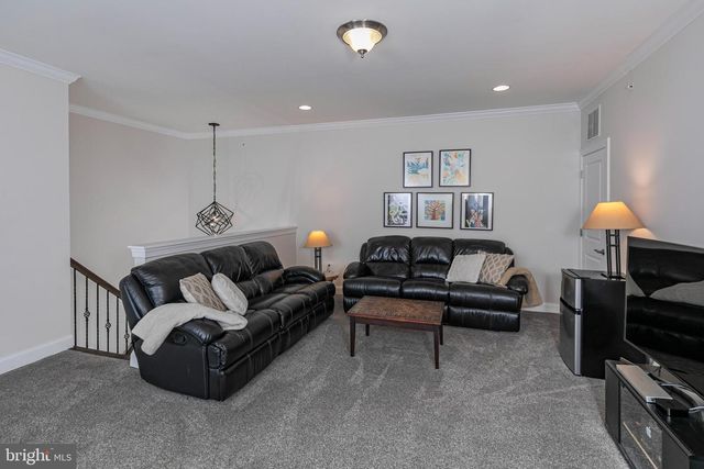 2 TUCKER WAY, Pennington, NJ 08534