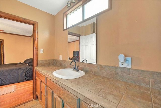 7024 Eton, Canoga Park, CA 91303