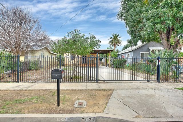 7024 Eton, Canoga Park, CA 91303
