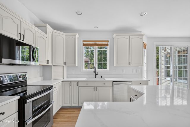 5 Overlook Court, Saratoga Springs, NY 12866