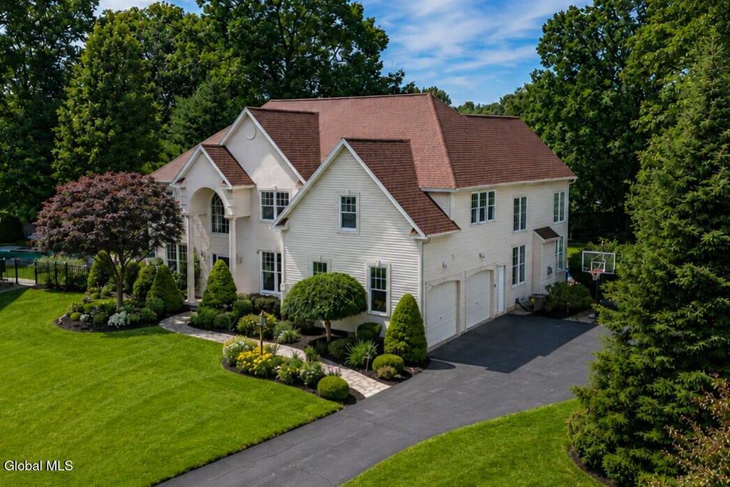 5 Overlook Court, Saratoga Springs, NY 12866