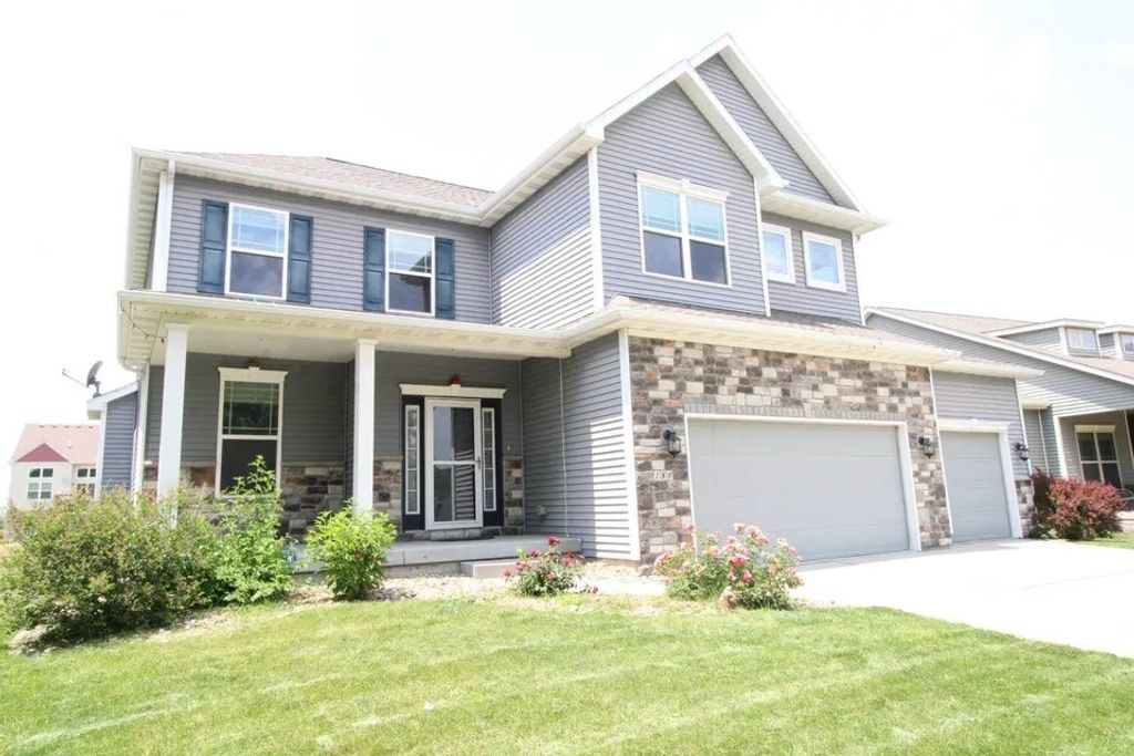 180 Bridgewood Drive, West Des Moines, IA 50266