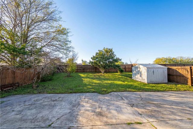 2077 Tujaques Pl, Pensacola, FL 32505