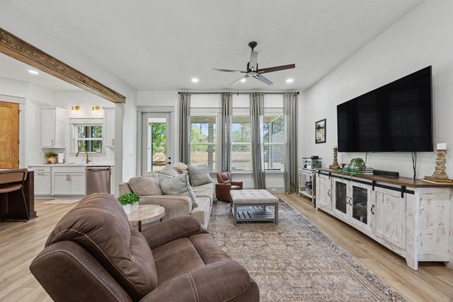 102 Jones Drive, Freeport, FL 32439
